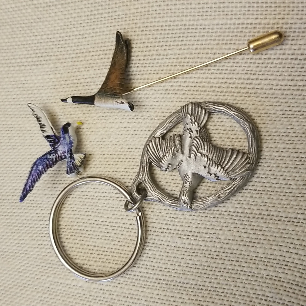 Lot of 3 Flying Birds